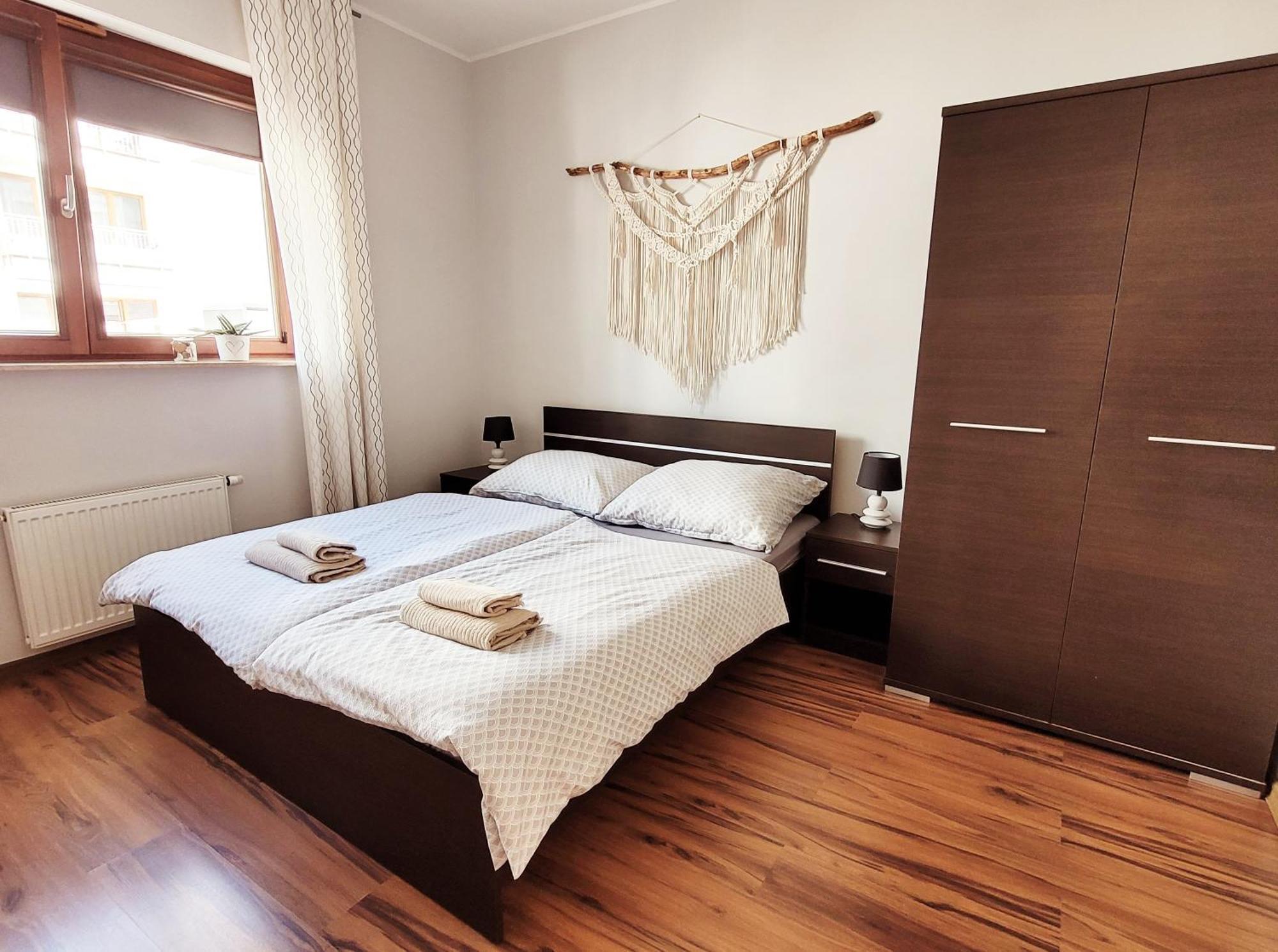 Apartment Frog - 2 Bedrooms And Living *