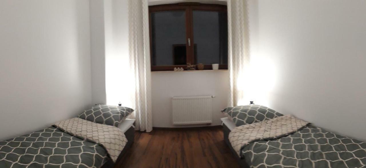 Frog - 2 Bedrooms And Living Apartment